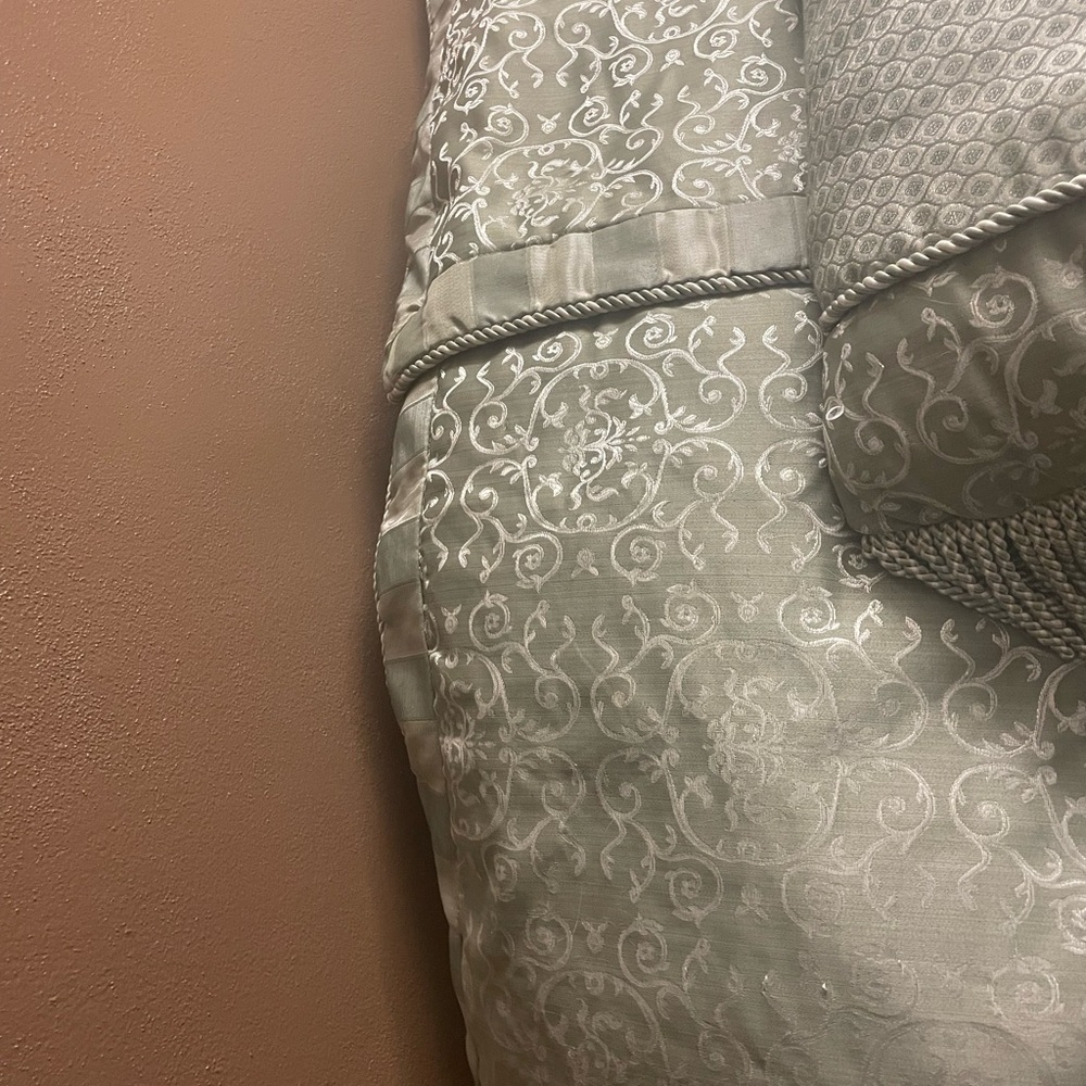 Elegant Green Comforter Set